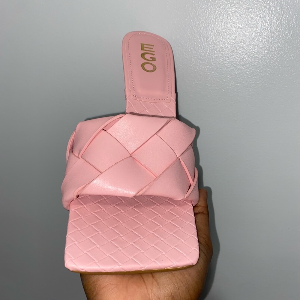 Vinatge pink woven open toe square heels